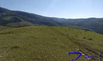 Imagem 2: Fazenda à venda em Ilicinea-MG, bairro Fazenda: 3 quartos, 1 sala, 1 banheiro, 1 vaga de g