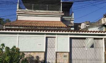 Imagem 1: Bangu, casa duplex com 250m², 4 quartos (2 suites), hidro, terreaço com churrasqueira, qui