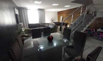 Imagem: Casa duplex no Condomínio Pedra Branca