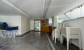 Imagem 2: Apartamento de 2 Quartos na Barra da Tijuca com Vista Mar e Lazer Completo - Imperdível!