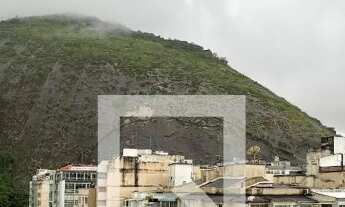 Imagem 3: Cobertura em Copacabana - 4 quartos, 3 banheiros, 243m², 1 vaga de garagem. Próximo ao met