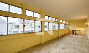 Imagem 6: Cobertura em Copacabana - 4 quartos, 3 banheiros, 243m², 1 vaga de garagem. Próximo ao met