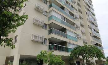 Imagem 2: Apartamento de 74m, todo no porcelanato, reformado e decorado com fino acabamento