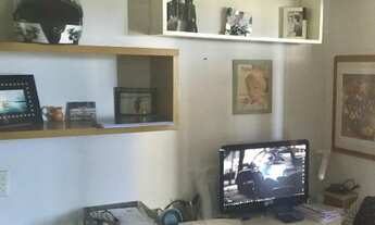 Imagem 3: Apartamento à venda na Barra da Tijuca - RJ com 2 quartos, 1 suíte e vista parcial do mar