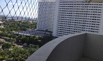 Imagem 7: Apartamento à venda na Barra da Tijuca - RJ com 2 quartos, 1 suíte e vista parcial do mar