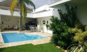 Imagem 1: Casa de Luxo na Barra da Tijuca, Condomínio Crystal Lake, 4 Quartos, 2 Suítes, 3 Salas, 50