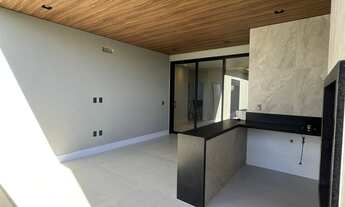 Imagem 3: Casa semi Mobiliada - Casa com 3 suítes + escritório, Sala de estar com pé direito duplo