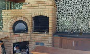 Imagem 6: Casa - Com 4 Suítes (2 com hidro e 1 suíte com closet), Lavabo, Sala de estar com lareira