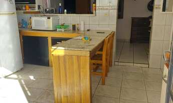 Imagem 3: Casa com 5 Kitnets, sendo 1 com Quarto, WC., Sala, Cozinha e A.S., e 4 Kitnets com Quarto