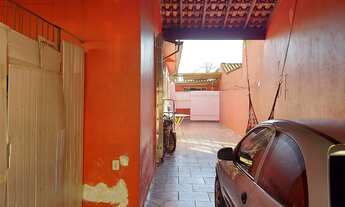 Imagem: Casa com 5 Kitnets, sendo 1 com Quarto