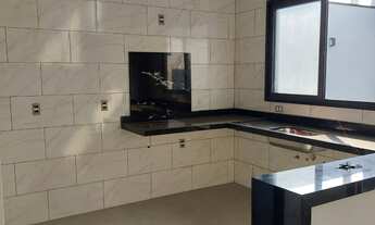 Imagem 7: Casa - 3 Dormitórios(sendo 1 suíte com closet), WC. Social, Sala 2 ambientes, Cozinha amer