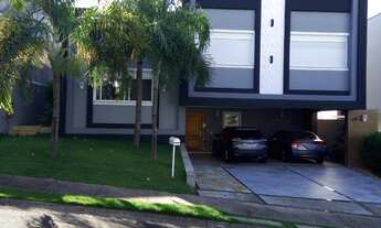 Imagem: Sobrado - com 4 Suítes (1 sendo Master