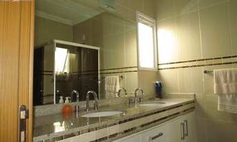 Imagem 5: Sobrado - com 4 Suítes (1 sendo Master com Closet e Sala intima e 1 Suíte para hospedes)