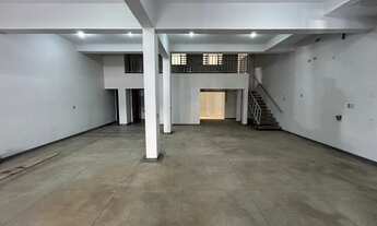 Imagem: Salão térreo para locação na Av. Ário