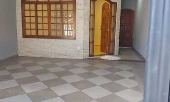 Imagem 2: Casa com 3 Dormitórios (sendo 1 Suíte com ar condicionado), WC. social, Sala, Cozinha pla