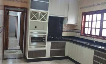 Imagem 5: Casa com 3 Dormitórios (sendo 1 Suíte com ar condicionado), WC. social, Sala, Cozinha pla