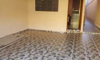 Imagem 2: Sobrado com 6 dormitorios, 3 WCs., Sala, Cozinha, A.S., Fogão à lenha, 2 Vagas de garagem