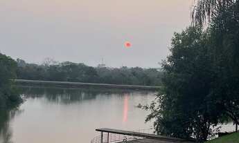 Imagem 4: Esta chácara possui 5.000 m² de terreno com lago para pesca ao fundo. 1.150 m² de área con