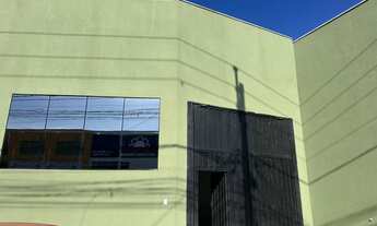 Imagem: Salão com 3 WCs. (sendo 2 para deficiente)