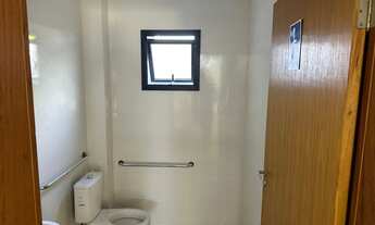 Imagem 5: Salão com 3 WCs. (sendo 2 para deficiente), Mezanino, área externa e copa. Excelente local