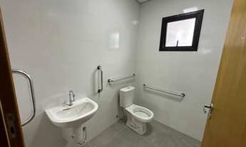 Imagem 2: Salão com 3 WCs. (sendo 2 para deficiente), Mezanino, área externa e copa. Excelente local