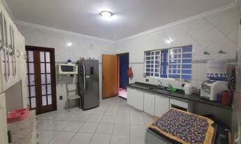 Imagem 7: Casa com 2 Dormitórios, WC. Social, Sala de Estar e de Jantar integradas, cozinha, Área go