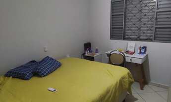 Imagem 5: Casa - Residencial ou Comercial, com 2 dormitorios, 2 WCs., Sala, cozinha com churrasqueir