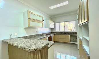 Imagem 4: Magnífico sobrado no Condomínio Vila Borghese, com 4 suítes, piscina e área gourmet comple