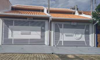 Imagem 7: Casa com 03 dormitórios sendo uma suíte, cozinha, lavanderia, wc social, garagem e sala