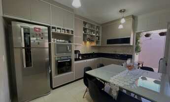 Imagem 4: Sobrado - 3 dormitorios, todos com armarios (sendo 2 suítes e uma com sacada), wc. social