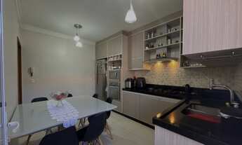 Imagem 5: Sobrado - 3 dormitorios, todos com armarios (sendo 2 suítes e uma com sacada), wc. social