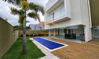 Imagem: Luxuosa casa em condomínio com 3 suítes