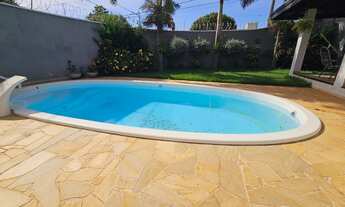 Imagem 2: Casa de Luxo: 4 Quartos, 2 Suítes, 2 Salas, 5 Banheiros, 2 Vagas na Jardim Souza Queiroz