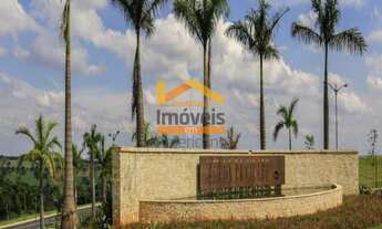 Imagem: Terreno de 1.100m² em condomínio de luxo