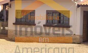 Imagem: Imponente residência em condomínio de