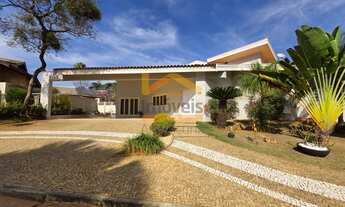 Imagem: Casa de alto padrão em condomínio no Vale