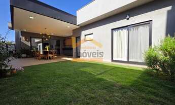 Imagem 3: Casa de Alto Padrão em Condomínio - 3 quartos, 1 suíte, 2 salas, 4 banheiros, 4 vagas, 216