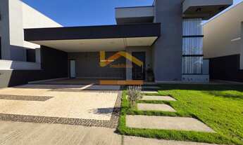 Imagem 1: Casa de Alto Padrão em Condomínio - 3 quartos, 1 suíte, 2 salas, 4 banheiros, 4 vagas, 216