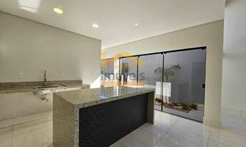 Imagem 2: Casa de alto padrão em condomínio: 3 quartos, 1 suíte, 2 salas, 3 banheiros, 4 vagas de ga