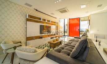 Imagem 5: Casa de alto padrão com 3 suítes e 4 vagas de garagem em condomínio na Vila Nova, São Pedr