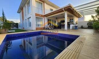 Imagem: Luxuosa casa em condomínio à venda em