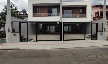 Imagem 2: Imperdível! Geminado de alto padrão com 3 suítes e 184,70m² no Saguaçu, Joinville-SC. Agen