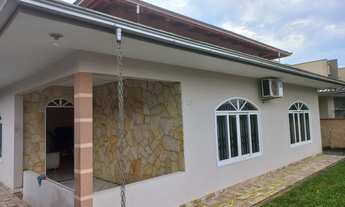 Imagem: Charmosa Casa de Esquina