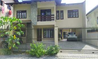 Imagem 1: Excelente sobrado no Bucarein em rua sem saída