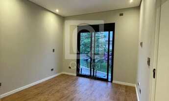 Imagem 5: Casa nova à vendo no Alphaville com piscina de borda infinita e área gourmet