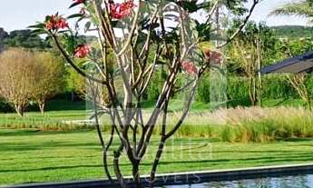 Imagem 2: Casa de 7.500m² com Arquitetura Exclusiva e Ambiente Natural à Venda na Fazenda Boa Vista