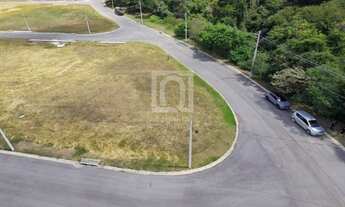 Imagem: Terreno à venda em condomínio fechado