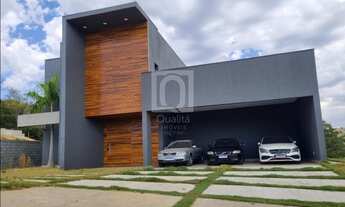 Imagem: Casa térrea de alto padrão à venda no