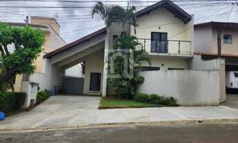 Imagem: Casa térrea com piscina à venda no Condomínio