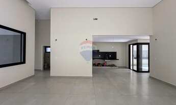 Imagem 3: Casa em Condomínio de Luxo com 3 Quartos e 195m² na Vila Haro, Sorocaba-SP - Imperdível!